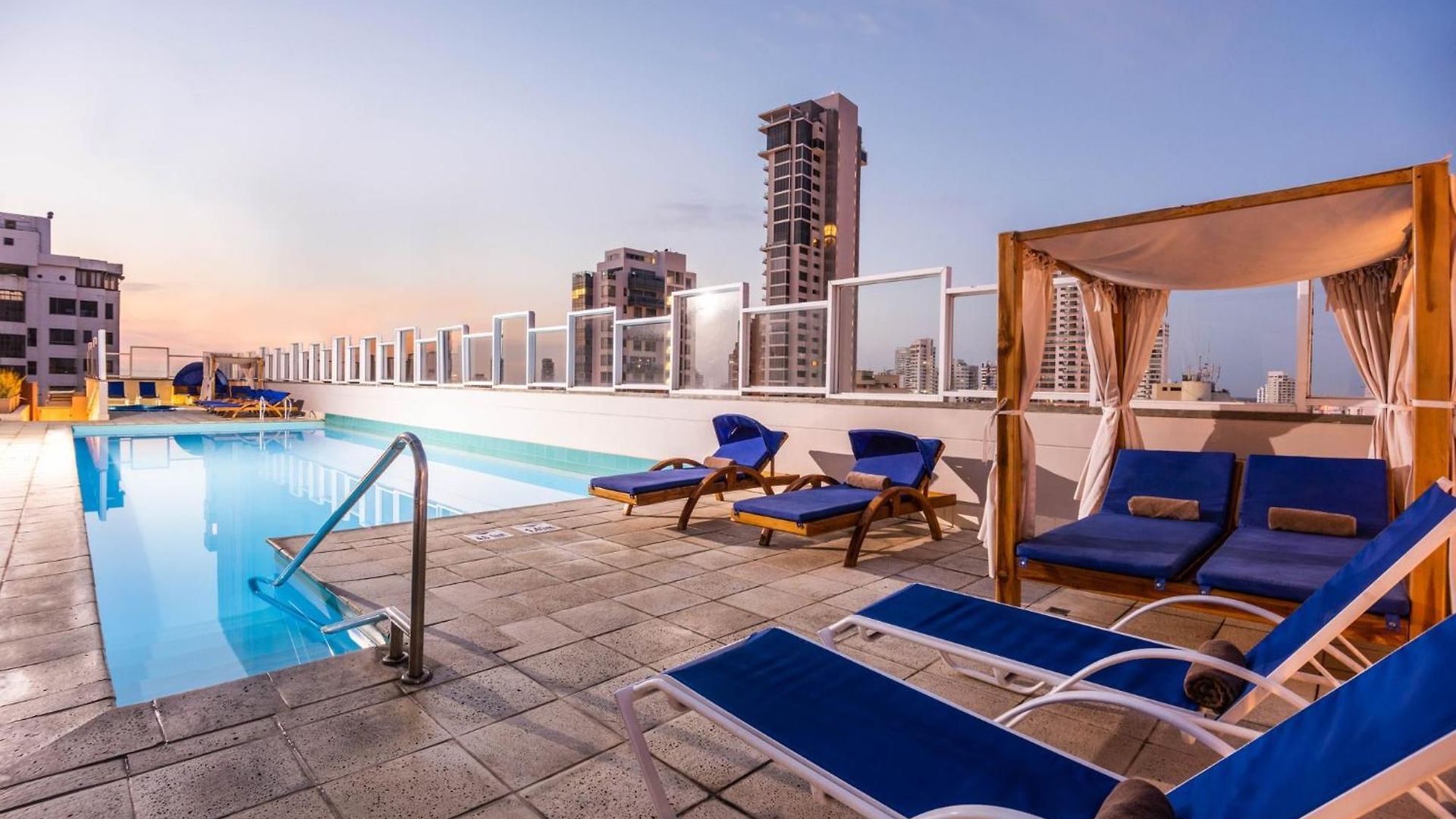 Hotel Express - Bocagrande By Ihg